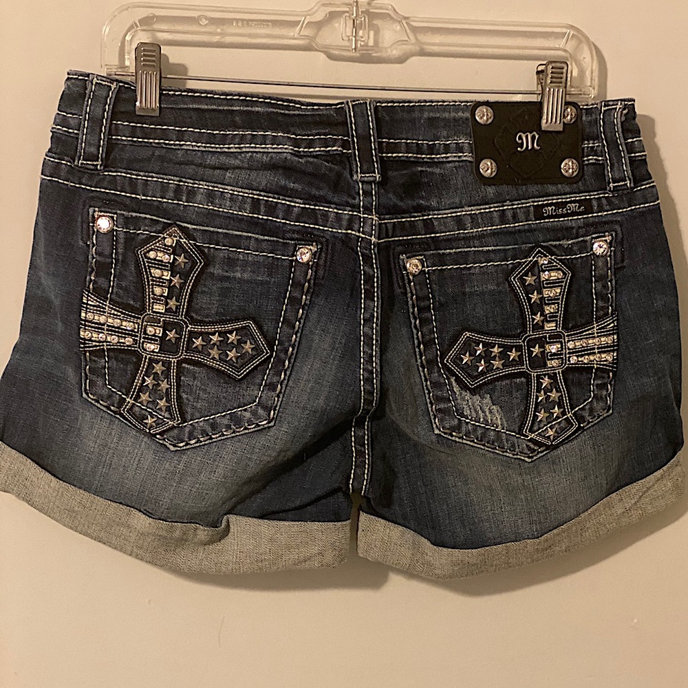 Miss Me denim shorts size 31